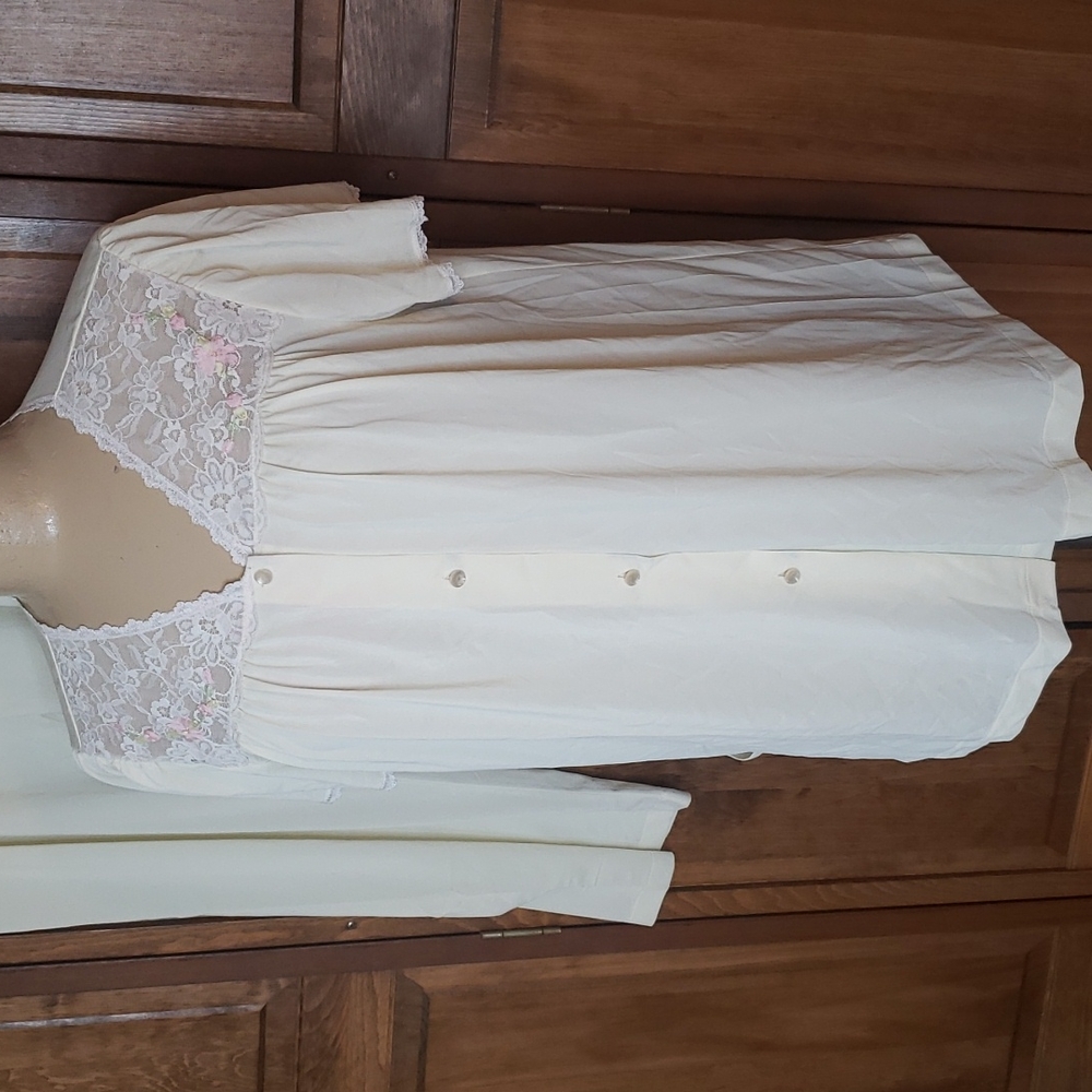 Shadowline Vintage Lace Embroidered Pajama Set Sz M